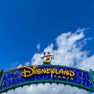 Imagem da Disneyland Paris abre novos caminhos para visitantes com deficiência auditiva
