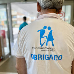 Galeria - Imagem 1 da Banco Alimentar: Utentes vestem a camisola de voluntrios em nova campanha
