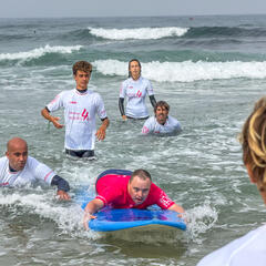 Galeria - Imagem 5 da Utentes participam em iniciativa de Surf Adaptado em Leça da Palmeira