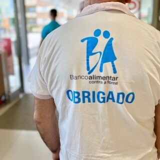 Imagem da Banco Alimentar: Utentes vestem a camisola de voluntrios em nova campanha