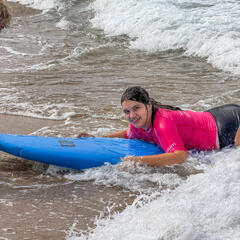 Galeria - Imagem 2 da Utentes participam em iniciativa de Surf Adaptado em Leça da Palmeira